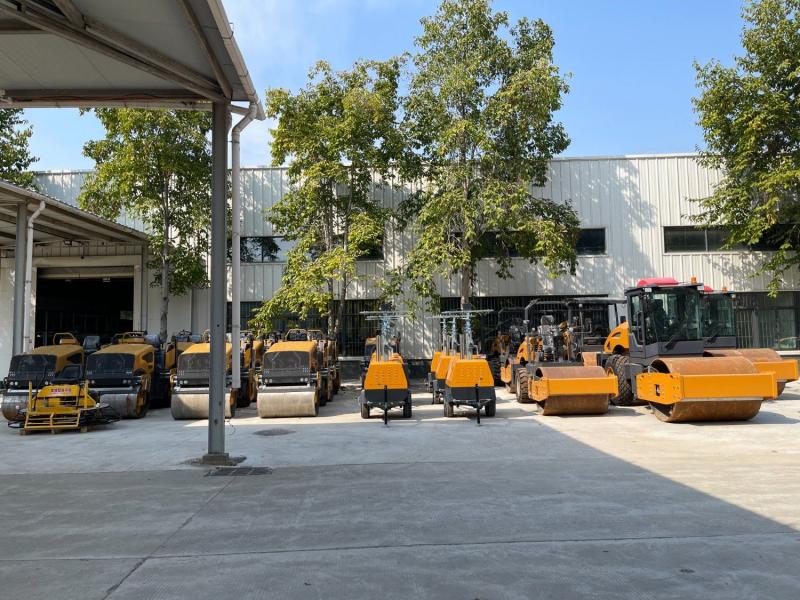 小型壓路機施工中不振動(dòng)了怎么辦?