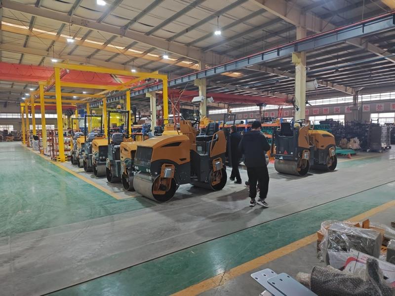 小型壓路機價(jià)格不能盲從，先把知識來(lái)學(xué)起！